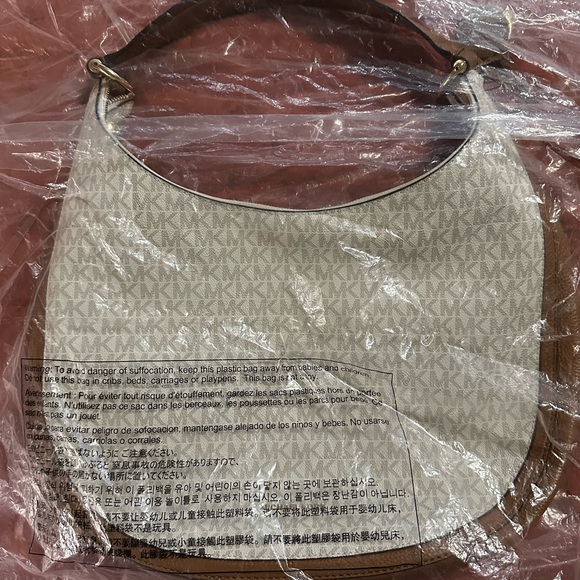 MK Handbag - Picture 2 of 6